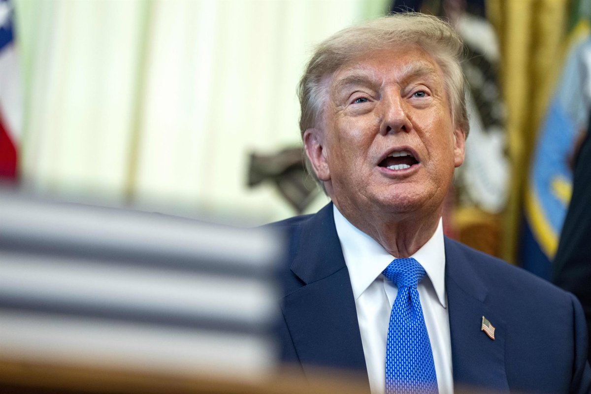 Trump insta a Irán a “izar la bandera blanca de la rendición”