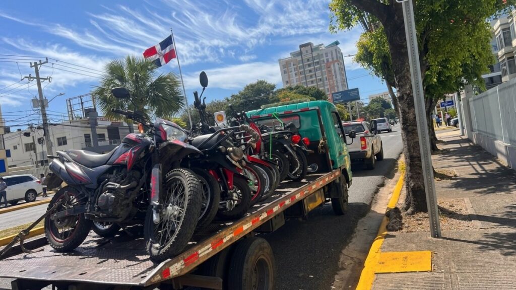 Sacan de circulación decenas de vehículos pesados y motocicletas en operativos relámpago Sacan de circulación decenas de vehículos pesados y motocicletas en operativos relámpago