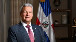 Macarrulla afirma que fue un error entrar al Gobierno y que debió renunciar desde el primer día