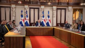 Gobierno anuncia nuevo plan de seguridad y advierte a prófugos: “O se entregan o los buscamos”