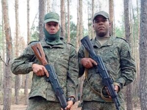Un colombiano pelea junto a dominicano en guerra Rusia Ucrania