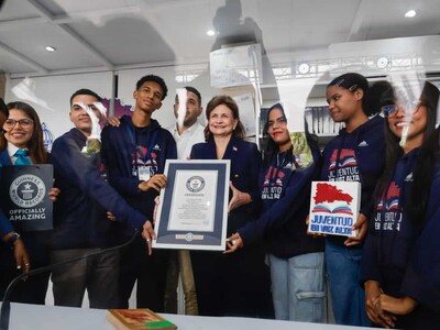 RD hace historia: 500 horas de lectura en voz alta le devuelven el Récord Guinness